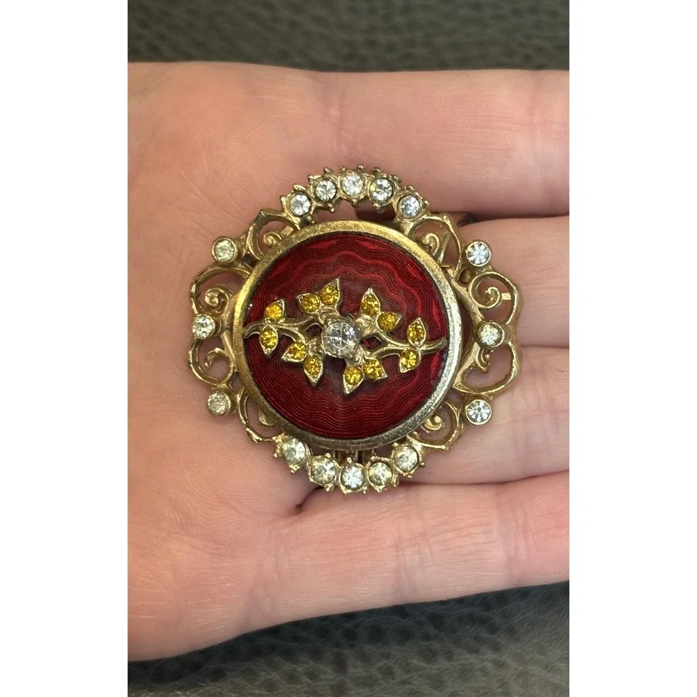 VINTAGE Red Guilloche Enamel Gold Tone Filigree Rhinestone High End Pin Brooch